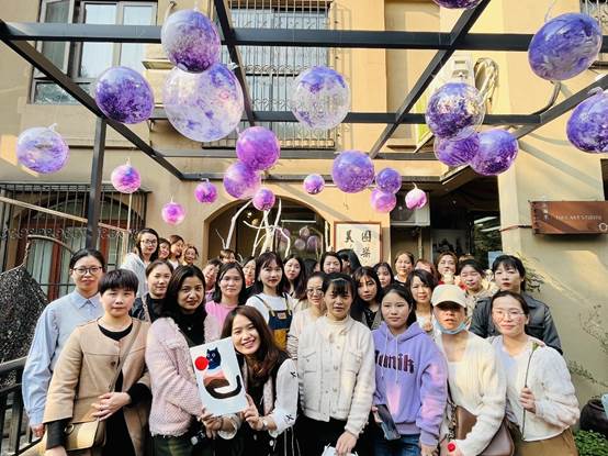 巧手創(chuàng  )造 綻放芳華—湖南發(fā)展養老組織女員工開(kāi)展婦女節慶?；顒?dòng)