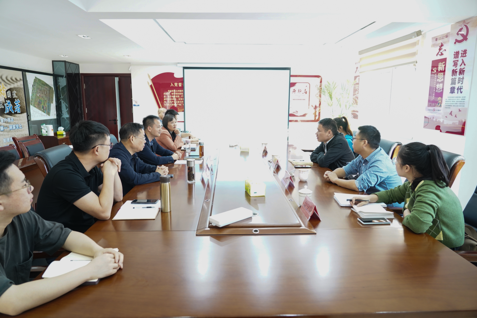 共青團益陽(yáng)市委對益沅公司市級“青年文明號”創(chuàng  )建工作進(jìn)行實(shí)地驗收