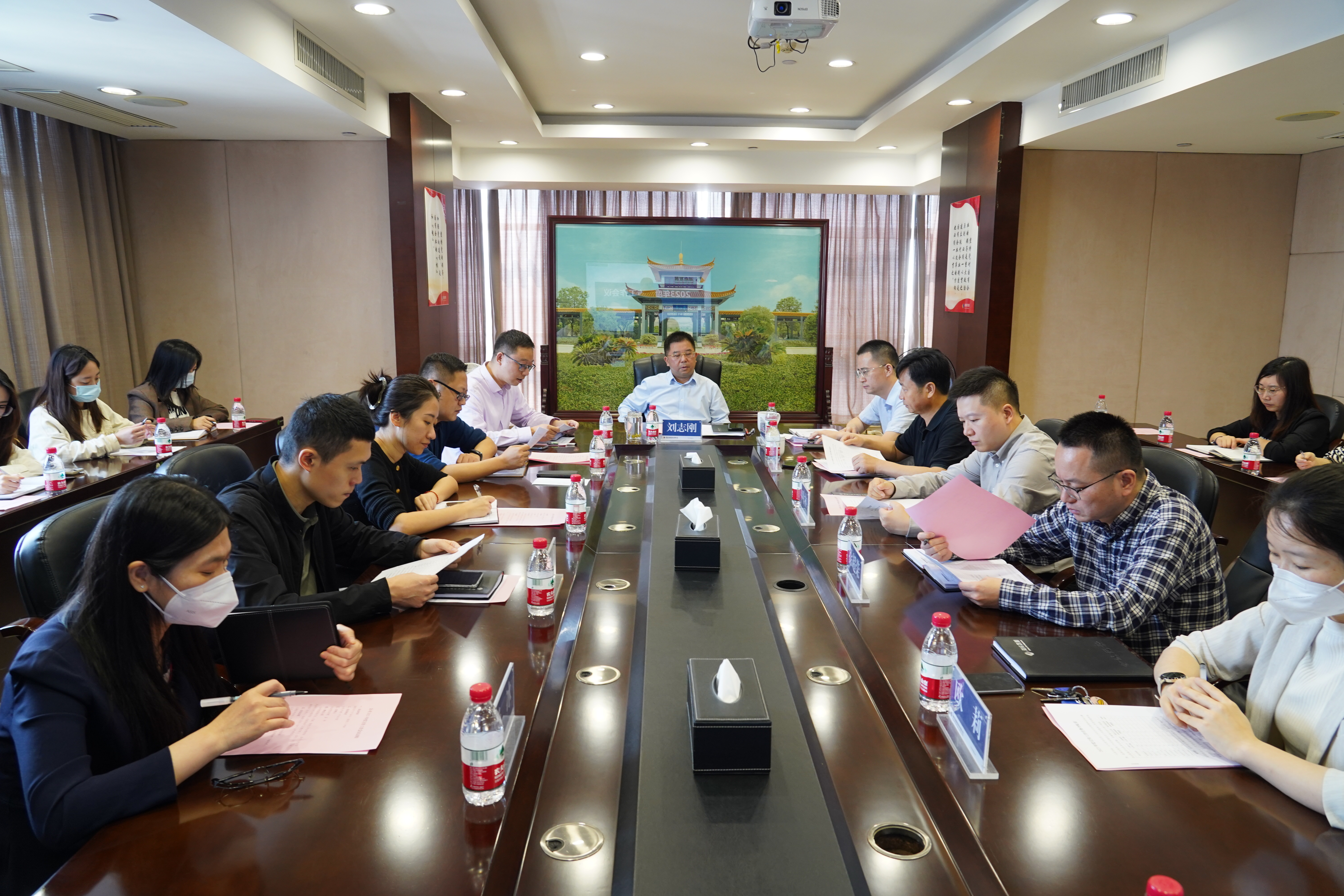 強化四項舉措 著(zhù)力提升宣傳工作質(zhì)量 ——湖南發(fā)展召開(kāi)2023年度宣傳工作會(huì )議
