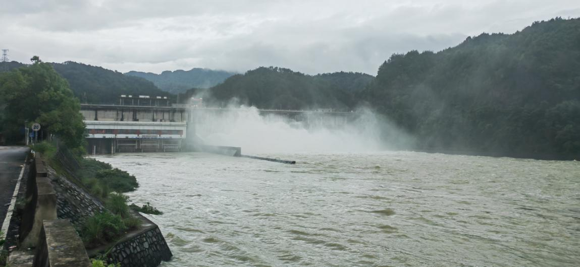湖南發(fā)展全力迎戰汛期   堅決打贏(yíng)安全度汛硬戰   確保庫區人民群眾生命財產(chǎn)安全