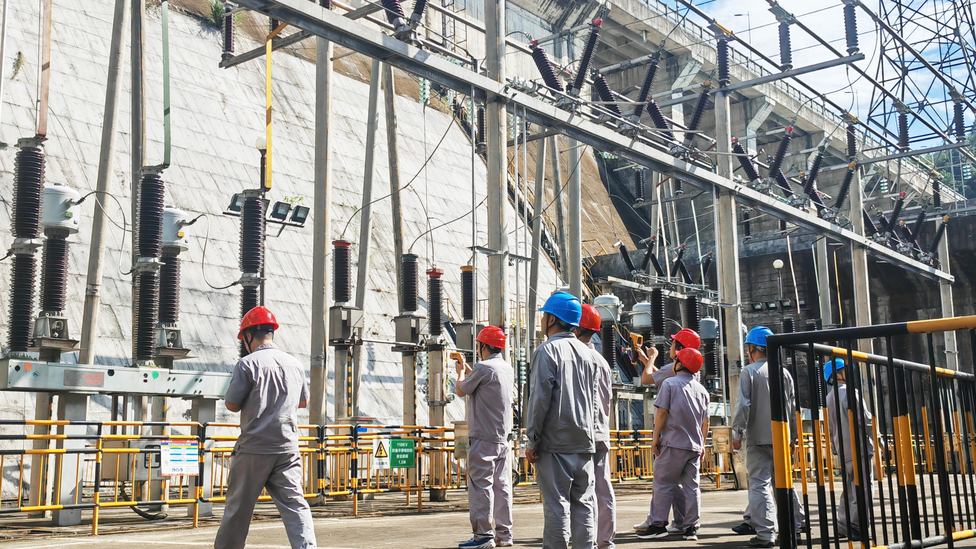 蟒電.jpg 蟒電.jpg